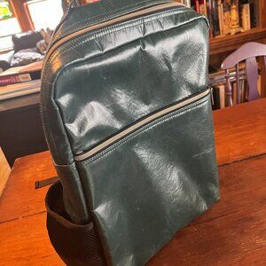 Smateria Backpack, Forest Green, Vegan